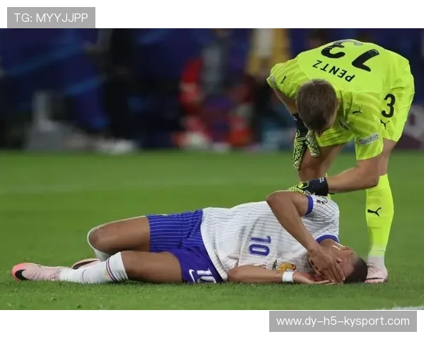 姆巴佩连续触球后果断起脚