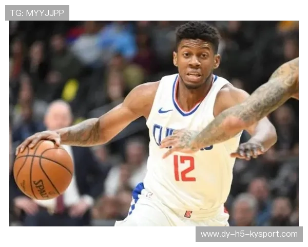 快船巅峰赛季场均9.7分！曝新疆男篮签下前NBA后卫蒂龙·华莱士，新疆男篮新疆男篮