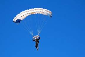 开云网址入口-浙江雄狮保持全场紧逼限制对方传球空间，浙江雄狮香烟多少钱一包